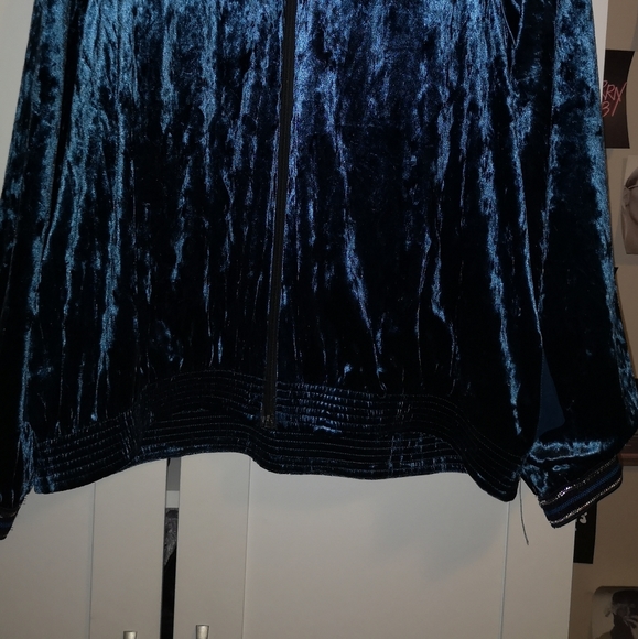 Velvet jacket - Picture 4 of 4